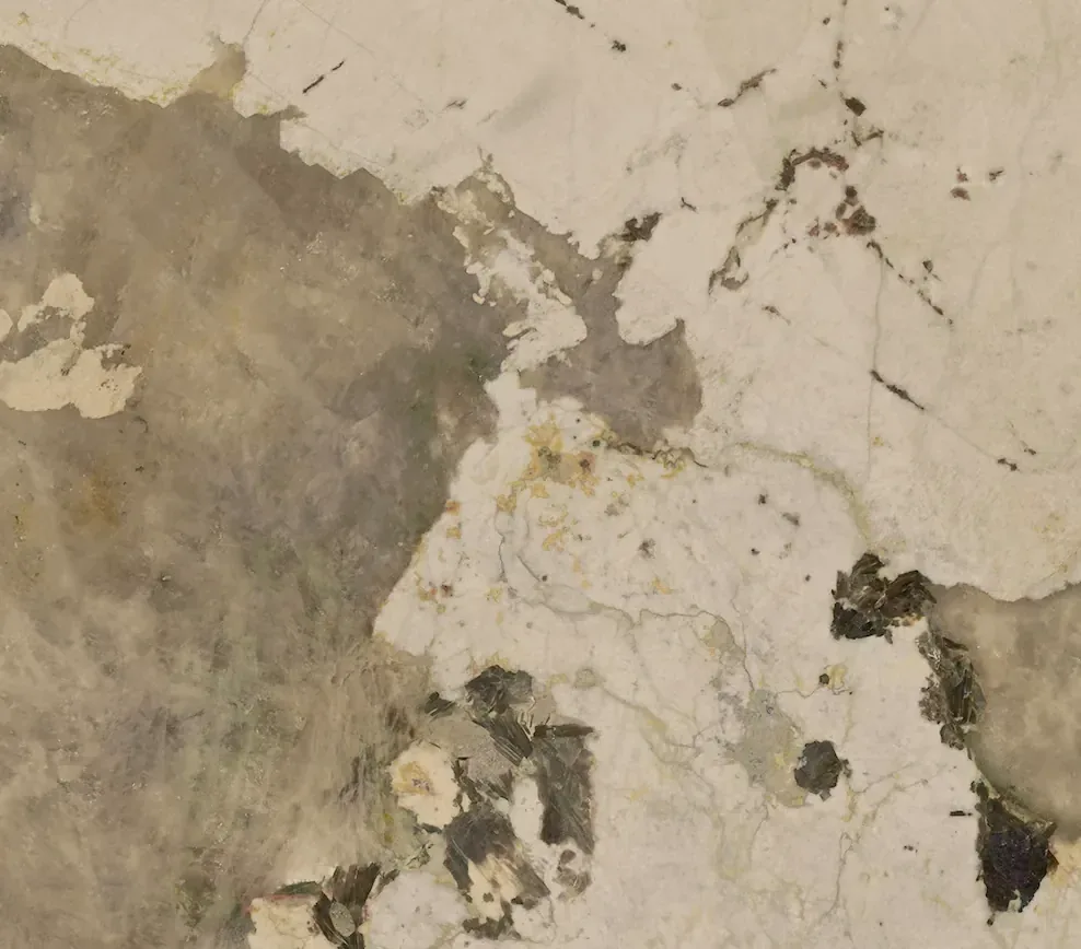 Plan de travail Dekton Khalo, pierre beige et brun aux motifs naturels